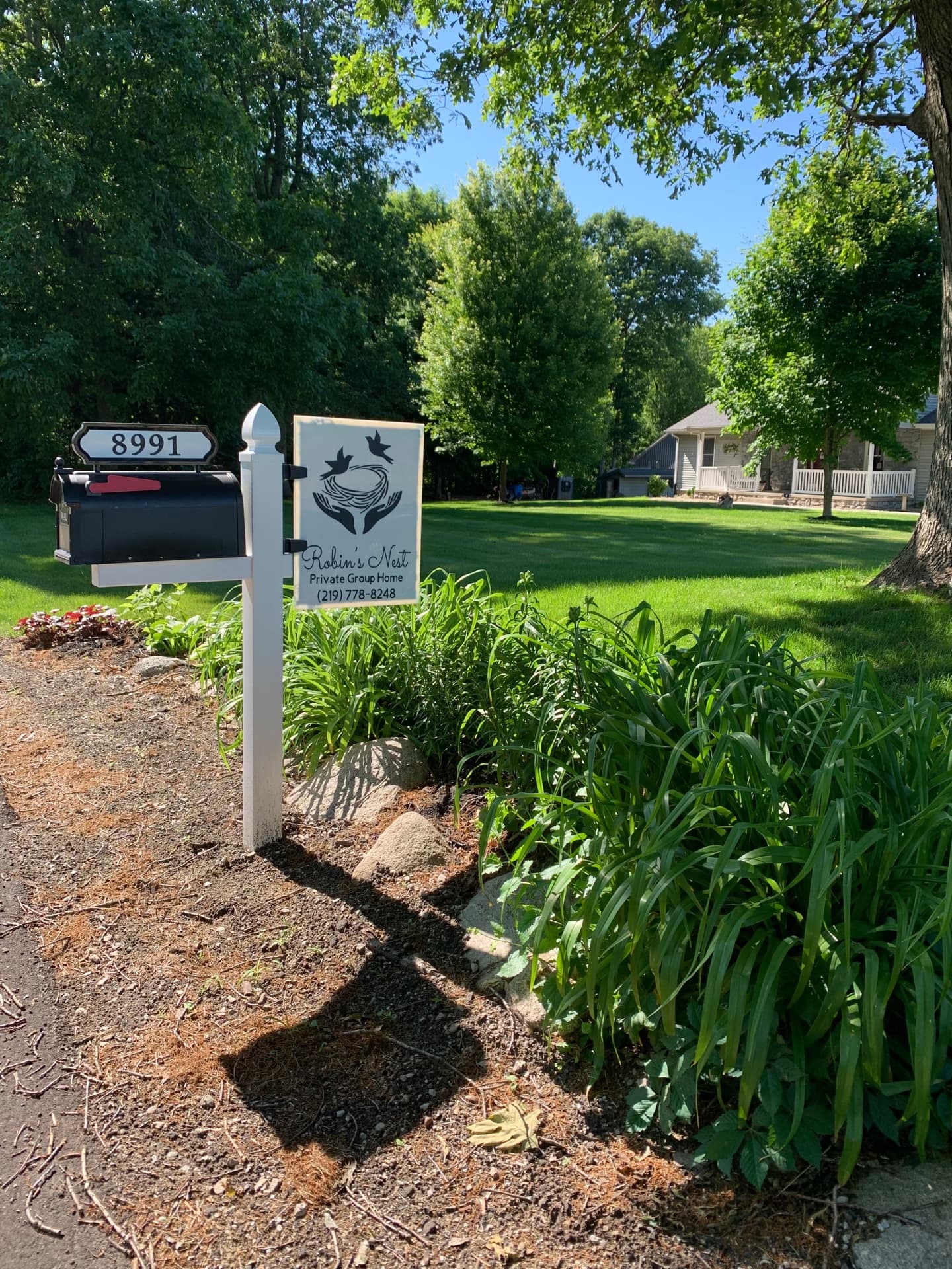 Robin's Nest sign and entrance